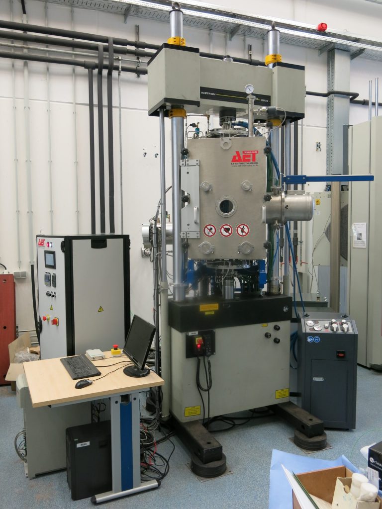 1500°C Induction furnace for traction, compression, fatigue