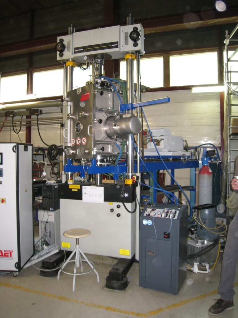 1500°C Induction furnace for traction, compression, fatigue